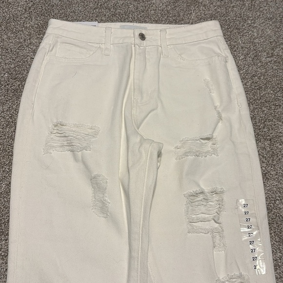 NWT Vervet Distressed White Emma Mom Jeans - Picture 4 of 5